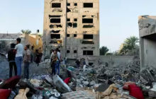 Israel melancarkan serangan udara dan darat di Gaza menewaskan lebih dari 28.000 orang /Reuters