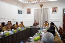 Rakor upaya pengendalian harga barang di Riau