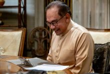 PM Malaysia Jadi yang Pertama Beri Selamat ke Prabowo usai Hasil Rekapitulasi KPU Keluar. (X/@anwaribrahim)