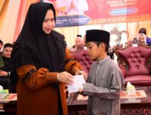 Ramadhan 1445 H, Bupati Bengkalis Berbagi Kebahagiaan Bersama Anak Yatim dan Kaum Duafa