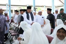 Bupati Alfedri lepas 21 Calon Jamaah Haji Asal Sungai Apit.
