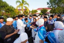 Alfedri Doakan Calon Jamaah Haji Siak Tetap Sehat dan Selamat Pulang Pergi 