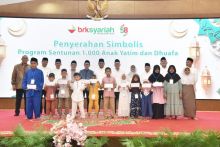 BRK Syariah memberikan santunan pada yatim dan dhuafa 