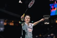 Axelsen Resmi Undur Diri di Semifinal Singapore Open 2024 Gegara Ini. (X/@engchinan)