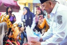 Persiapan Generasi Emas 2045, Bupati Alfedri Berikan Beasiswa Kuliah Bagi Guru PAUD dan TK