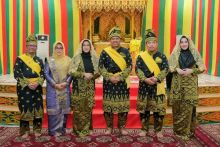 Penabalan Gelar Adat Oleh LAMR Siak