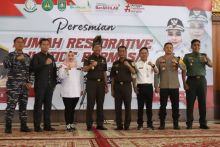Bupati Kasmarni dan Kajati Riau