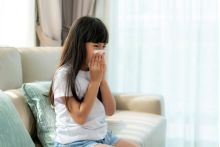 Tahukah Anda, Inilah Perbedaan Batuk Berdahak Disertai Pilek dan Batuk Kering disertai Pilek pada Anak