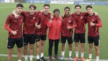 Pemain timnas U-19 dan Indra Sjafri