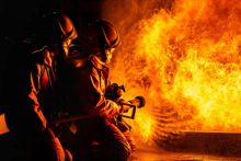 Miris! Kakak-Adik Tewas Berpelukan Dekat Bak Mandi saat Rumahnya Terbakar. (Ilustrasi)