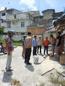 Demi Keamanan, Bhabinkamtibmas Pekanbaru Kota Langsung Otewe Usai Terima Pesan WhatsApp