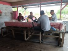 Tumbuhkan Rasa Simpati Jelang Pilkada Tahun 2024, Anggota Bhabin Lakukan Cooling System