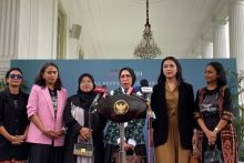 Melly Goeslaw Temui Prabowo Kritik soal Durasi hingga Bahas Film Woman From Rote Island yang Masuk Oscar. 