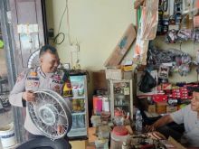 Bhabinkamtibmas Ajak Pedagang Jaga Kamtibmas Pasca Pilkada 2024