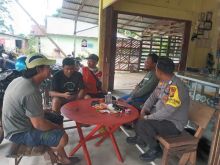 Berikan himbauan Kamtibmas kepada warga saat sedang Patroli Dialogis Pasca Pilkada