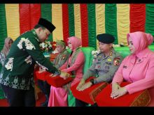 Prosesi Adat Melayu Warnai Serah Terima Jabatan Kapolres Siak Baru.