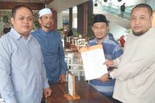 Setelah Mendapat SK, Ustadz H Ali Ambar Lc Ditunjuk Sebagai Ketua Dewan Masjid Indonesia 