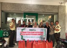 Kembali Gelar Pegadaian Peduli Mengetuk Pintu Langit, Pegadaian Kanwil II Pekanbaru Bagikan Makanan Siap Saji ke Masyarakat