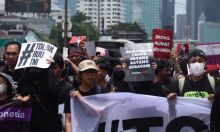 Gelombang Aksi Protes UU TNI di Daerah: Surabaya hingga Kupang.