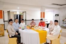 Hari Raya Kedua Idul Fitri, Bupati Bengkalis Hadiri Open House Forkopimda Riau