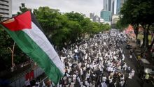 Ratusan Dokter dan Tenaga Kesehatan Gelar Aksi Bela Palestina di Jakarta Pusat.
