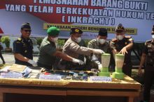 Sudah Incrah Kejaksaan Negeri Bengkalis Musnahkan Barang Bukti Narkotika dan Umum