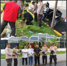 Polsek Tualang dan PT. Pelindo Hijaukan Lingkungan dengan Penanaman Bibit Pohon