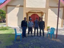 Jamin Ibadah yang Khidmat dan Aman, Polsek Kandis Sterilkan Gereja Saat Jumat Agung