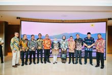 Bersama Gubernur Riau ke Kantor PLN Pusat, Bupati Kasmarni Perjuangkan Listrik Masuk ke Seluruh Desa dan hidup 24 jam