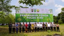 Warisan Hijau dari Siak: Kapolda Riau dan Kapolres Tanam Pohon di Bumi Perkemahan Pramuka