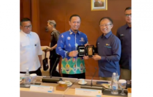 Wali Kota Pekanbaru Temui Direksi PLN Pusat, Dorong Pemerataan Listrik dan Optimalisasi Penerangan Jalan.