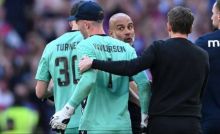 Pep Guardiola dan Dean Henderson