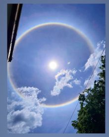 Matahari Dikelilingi Pelangi, Langit Siak Bikin Heboh Warga