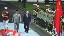 Pertemuan Presiden Prabowo Subianto dengan PM China Li Qiang. Sumber: detik.com