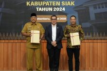 Siak Kembali Raih Opini WTP ke-14, Ketua DPRD Indra Gunawan Hadiri Penyerahan LHP di BPK Riau