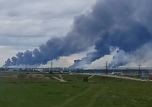 Rusia mengonfirmasi bahwa beberapa pesawat militernya 'terbakar' setelah serangan pesawat nirawak Ukraina dalam skala besar /X