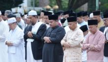 Ketua DPRD Sholat I'd di Lapangan Tugu Bengkalis