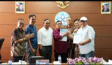 Bersatu Demi Pers: Dua Ketua Umum PWI Resmi Teken Panitia Bersama Kongres Persatuan