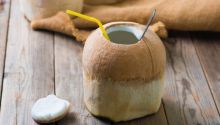 5 Penyakit yang Dapat Diatasi dengan Rutin Minum Air Kelapa Muda
