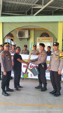Sambut Hari Bhayangkara ke-79, Polsek Kandis Gelar Aksi Bersih Rumah Ibadah: Wujud Kepedulian dan Sinergi dengan Masyarakat