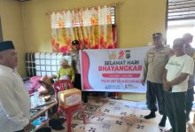 Peduli Sesama, Polsek Tualang Salurkan Bansos untuk Warga Sakit di Momen HUT Bhayangkara ke-79