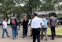 Bahar Smith Murka ke Polres Tangsel usai Tahu Adiknya Dicabuli dan Dikeroyok.