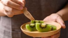 Makan Buah Kiwi Bisa Bikin Tidur Lebih Nyenyak, Tertarik Mencoba?