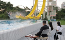 Kim Jong Un melihat kawasan wisata pesisir Wonsan Kalma /AFP