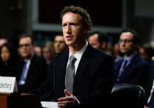 CEO Meta Mark Zuckerberg bereaksi saat dia bersaksi selama sidang Komite Kehakiman Senat tentang eksploitasi seksual anak online di Capitol AS di Washington, AS, 31 Januari 2024 /Reuters