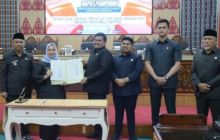 Bupati Kasmarni Sampaikan ke DPRD Soal Pertanggung Jawaban APBD 2024