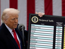 Presiden AS Donald Trump menyampaikan pidato tentang tarif di Rose Garden, Gedung Putih, Washington /Reuters