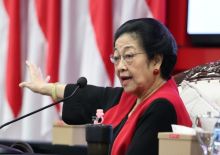 PDIP Bahas Nasib Kongres usai Hasto Divonis 3,5 Tahun Bui dalam Kasus Harun Masiku.