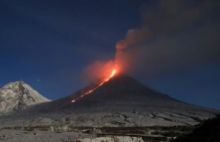 Gunung Api Siberi Meletus usai Gempa M8.7 Melanda Kamchatka Rusia. (Tangkapan Layar iNew)