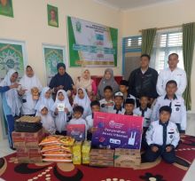 Panti Asuhan Aisyiyah Kuansing Terima Donasi dari XLSMART